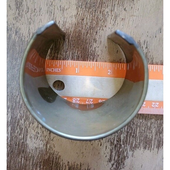 Vintage? Floral Chiseled/Embossed Brass & Enamel 2 3/8” Wide Cuff Bracelet - Picture 7 of 16